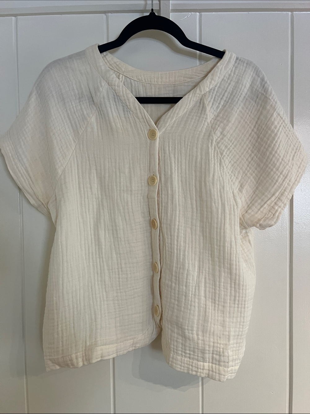 Women's Cream Short-Sleeve Textured Pocket Top - Picture 2 of 6